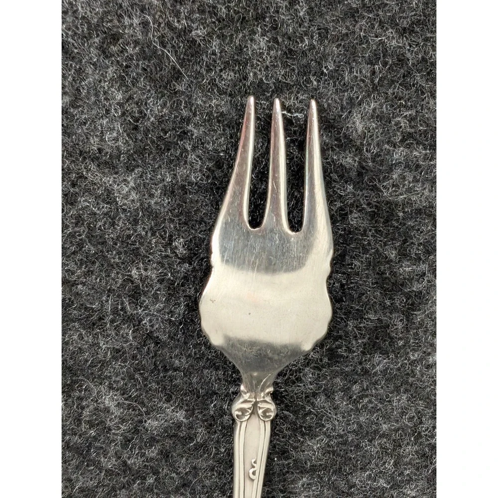 1847 Rogers Bros Silverplate Cocktail Fork 3-Tine 1904 Vintage Grape Floral 6 In